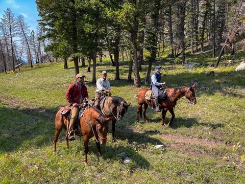 Yellowstone Horseback Fishing Trips
